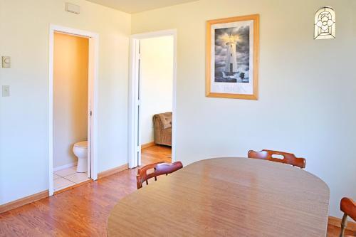 Top Town Condo At Maris Stella