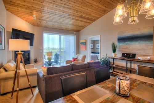 409 Vista Del Mar