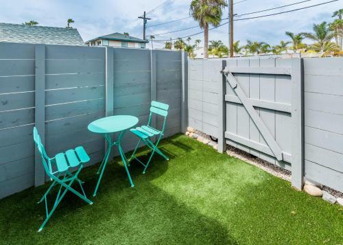 Pacific Bungalow & Tiny House