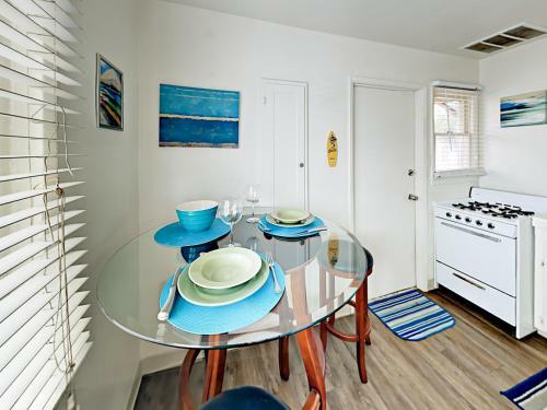 South Pacific Apartment #6 Apts