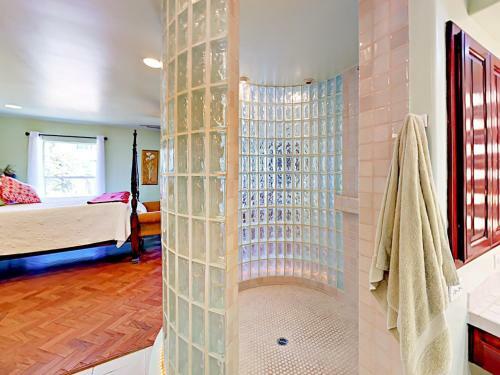 918 N The Strand Home