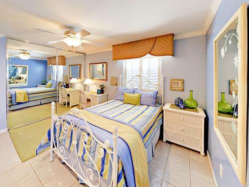918 N The Strand Home