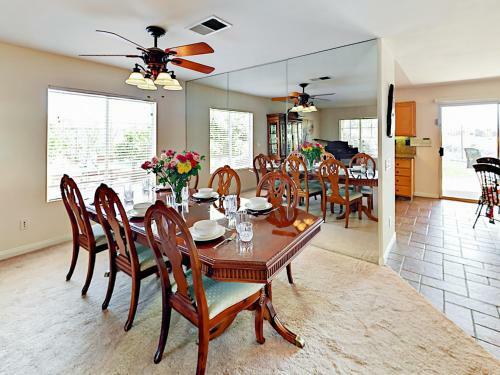 5262 Palmera Dr Home