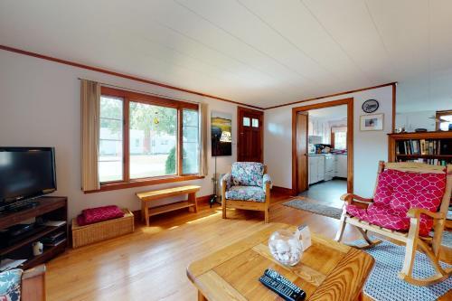 Pineapple Cottage By The Sea