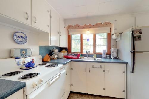Pineapple Cottage By The Sea