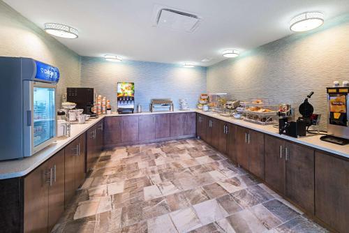 Hotel Comfort Inn & Suites