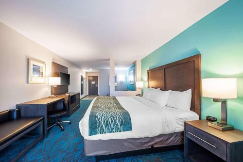 Hotel Comfort Inn & Suites
