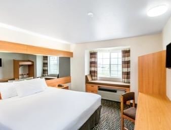 Hotel Microtel Inn & Suites