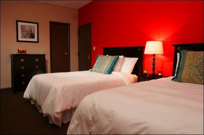 Broadway Hotel & Hostel