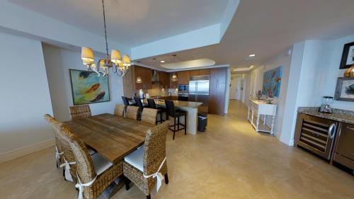 Turquoise Place C1008