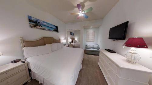 Turquoise Place C1008