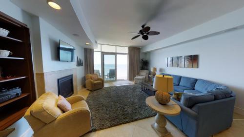 Turquoise Place C1008