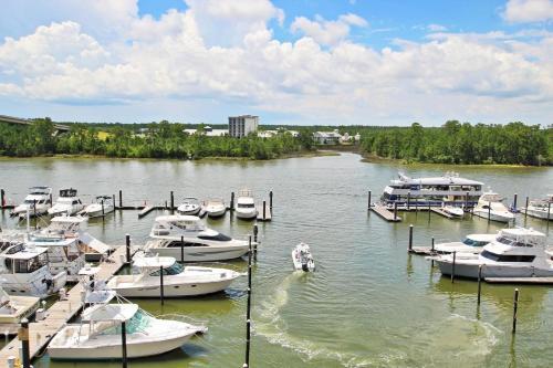 Wharf 412 Apartment