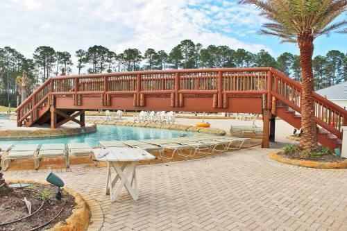 Wharf 412 Apartment
