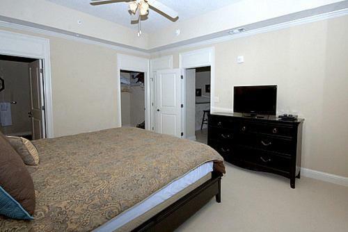 Wharf 812 Apartment