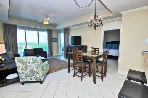 Wharf 812 Apartment
