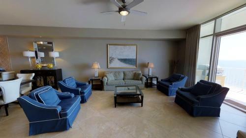 Turquoise Place C1307