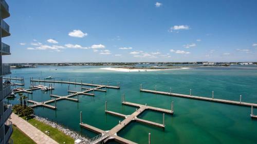 Crb0607 - Spacious Waterfront Four-bedroom Apartment
