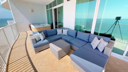 Turquoise Place D1303