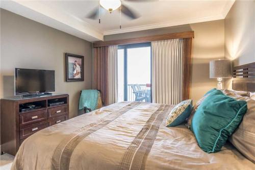 Grand Pointe 605 Home