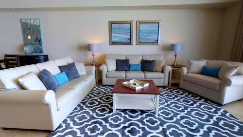 Turquoise Place D2107
