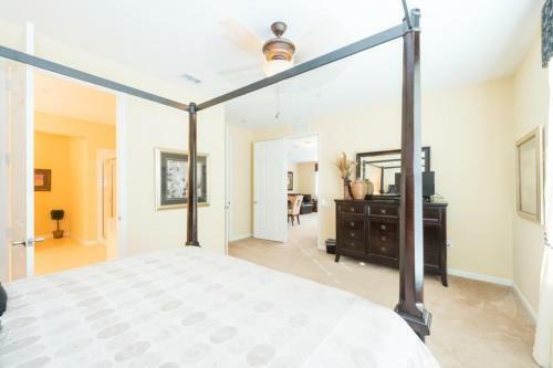 Cayview Ave L 1002-three Bedroom Apartment