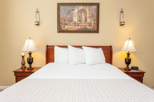 Cayview Three-bedroom Apartment 229