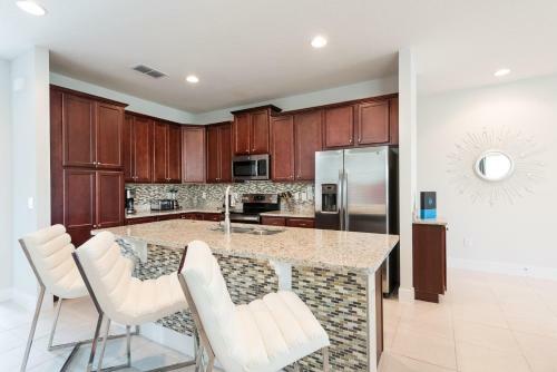 Encore Fantasy Eight-bedroom Villa