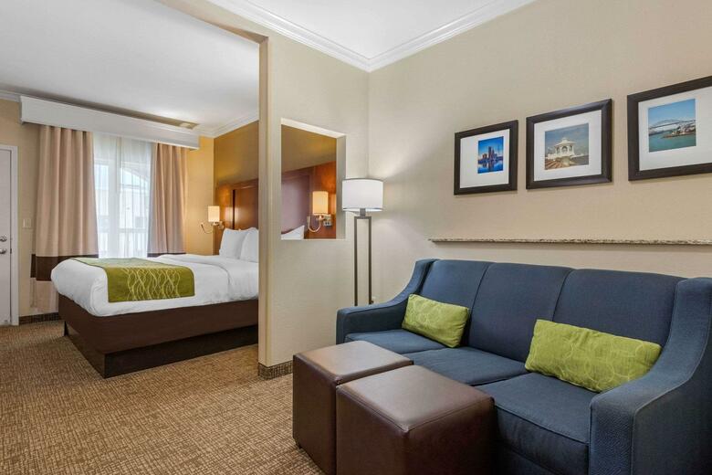 Hotel Comfort Suites Central