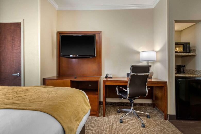 Hotel Comfort Suites Central