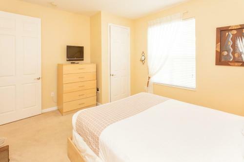 Shoreway Loop L 1005-three Bedroom Apartment