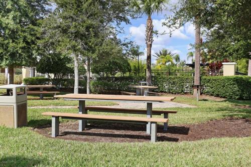 Breakview Dr | 3001-three Bedroom Apartment