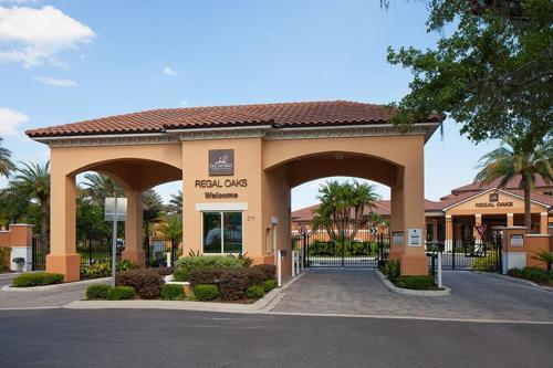 Regal Oaks Getaway Townhouse