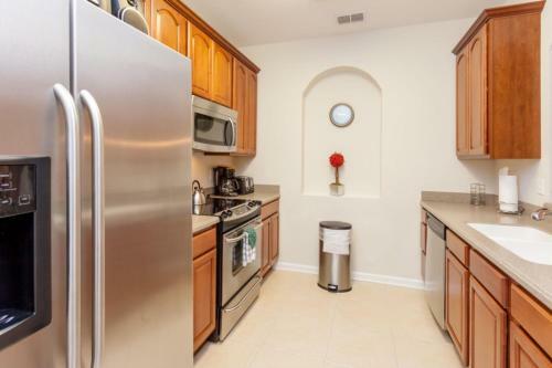 Breakview Dr | 3002-deluxe Two Bedroom Apartment