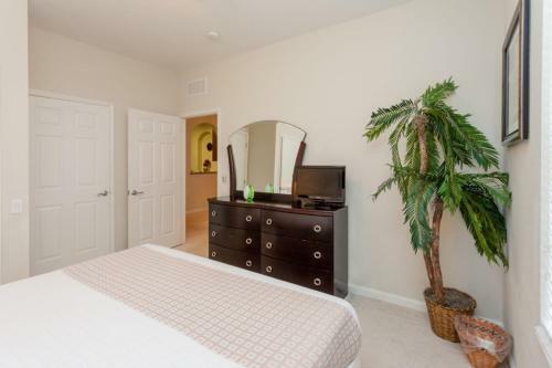Breakview Dr | 3002-deluxe Two Bedroom Apartment