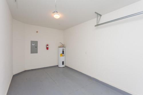 Coolbreeze Dr | 4003-three Bedroom Townhome
