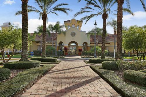 Coolbreeze Dr | 4003-three Bedroom Townhome