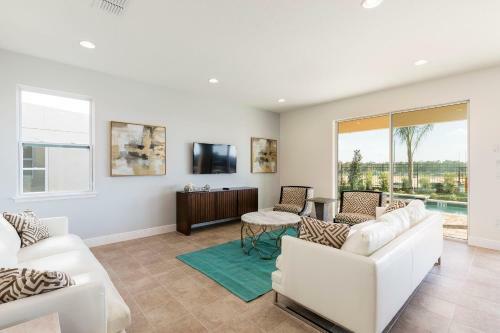 6 Br/6 Ba Disney Themed Rooms