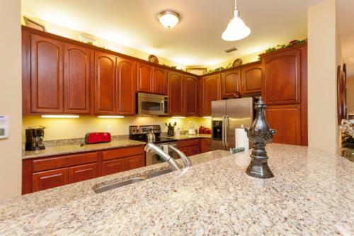 Shoreway Loop L 2003-three Bedroom Apartment
