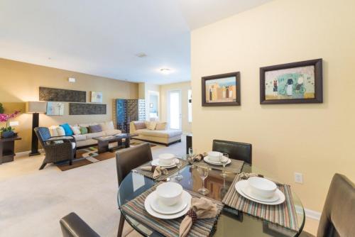 Shoreway Three-bedroom Apartment 225