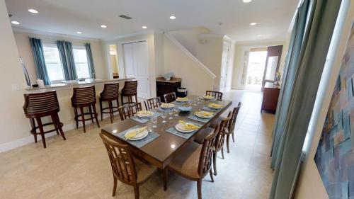 Six Bedrooms With Private Pool (1744)