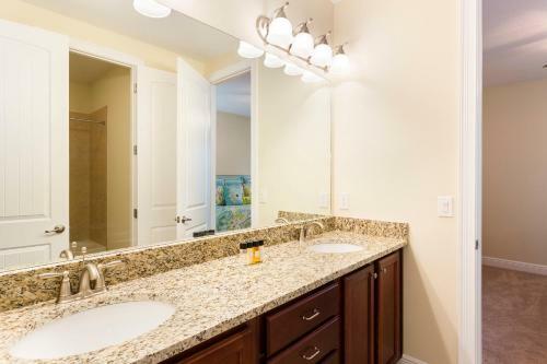 Luxury Villas In Encore Waterpark
