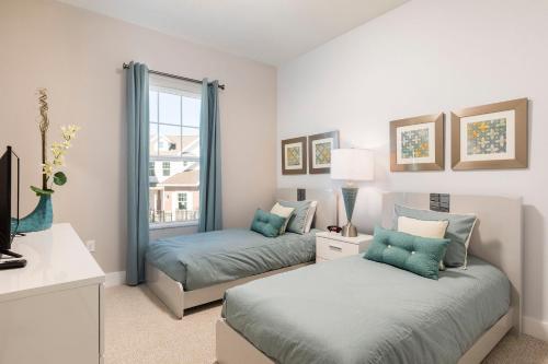 Summerville Resort Five Bedroom Townhome Sv107