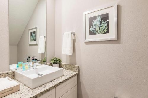 Summerville Resort Three Bedroom Townhome Sv108