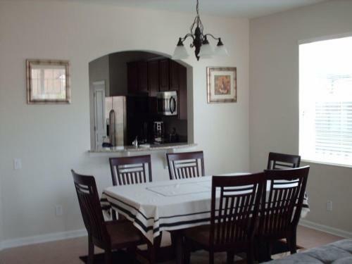 Villa Windsor Hills 2543