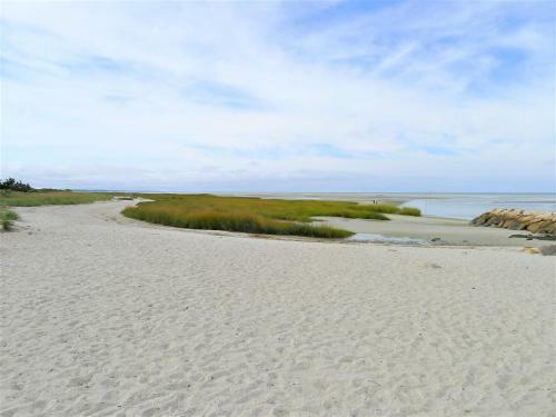 205 Rock Harbor - 2 Bedroom
