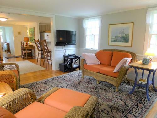 205 Rock Harbor - 2 Bedroom