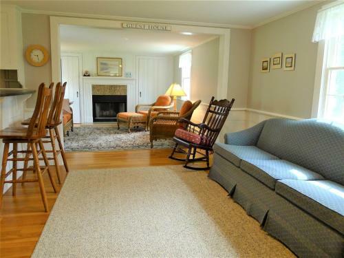 205 Rock Harbor - 2 Bedroom
