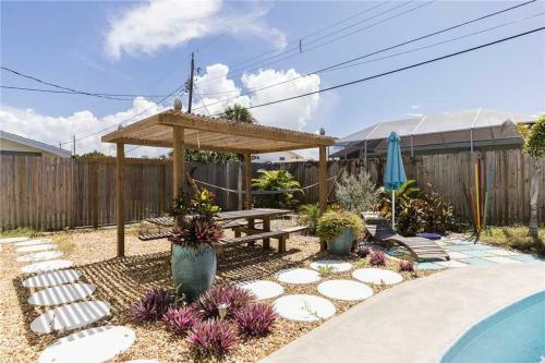 Surfside, 4 Bedrooms, Private Pool, Fenced Yard, Pets, Wifi, Sleeps 8