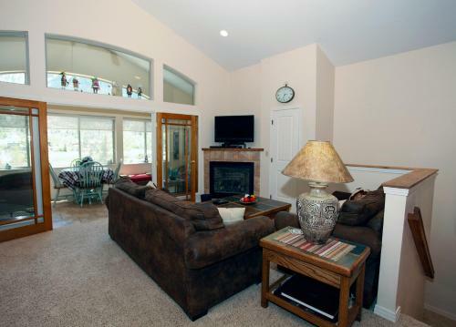 Black Bear 86 Townhouse